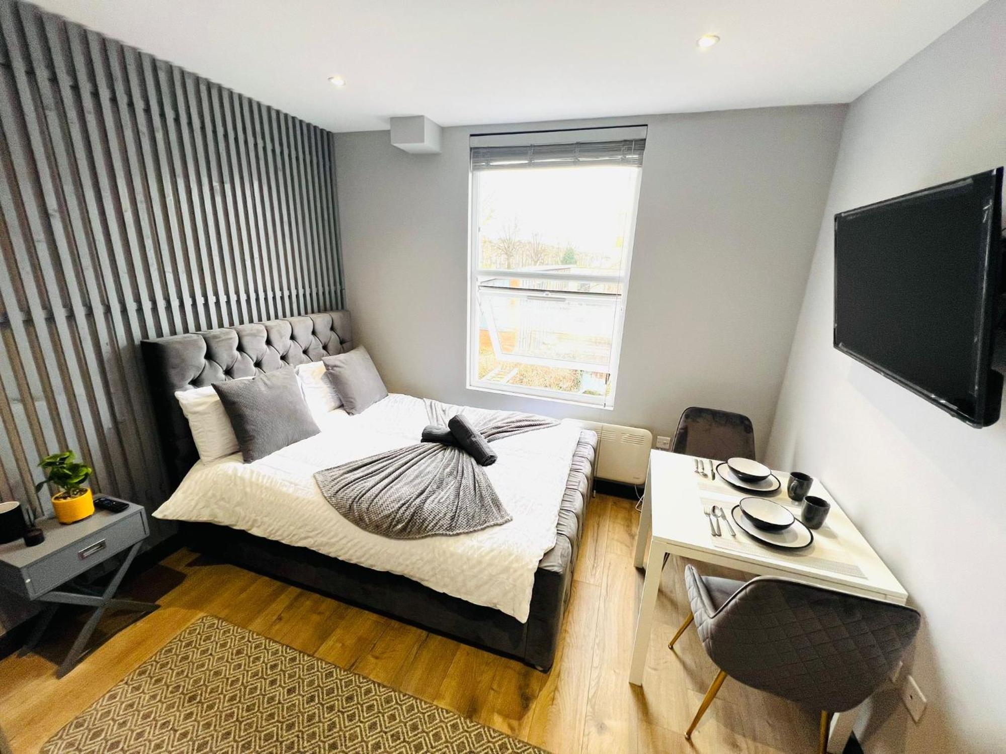 Holloway's House - No 37 - Bright & Cozy Escape Apartment