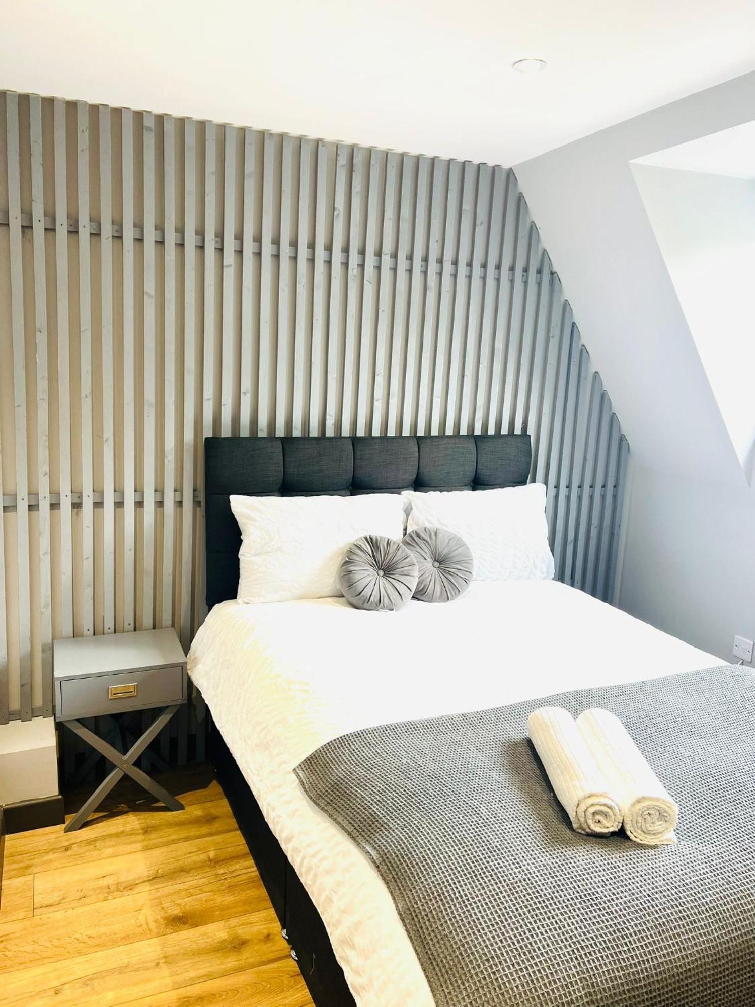 Holloway's House - No 37 - Bright & Cozy Escape * London