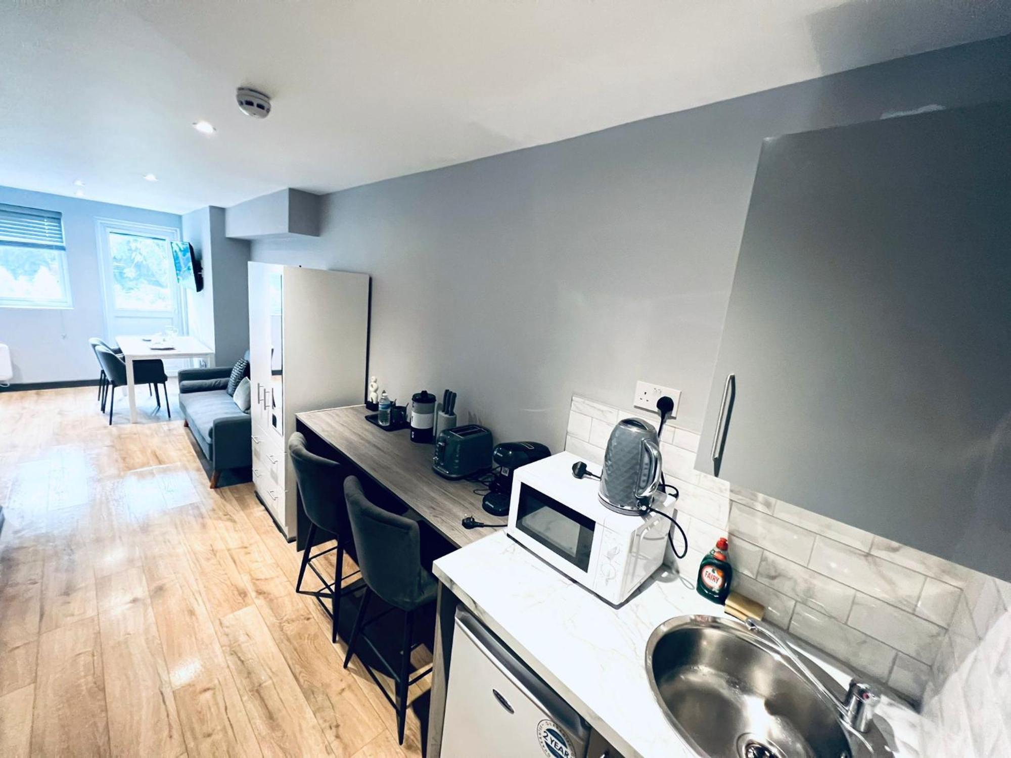 Holloway's House - No 37 - Bright & Cozy Escape * London